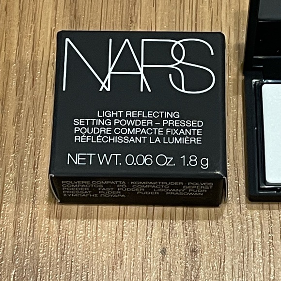 5 for $25 item 🌺 Mini Nars Light Reflecting Setting Powder Translucent Crystal - Picture 2 of 5